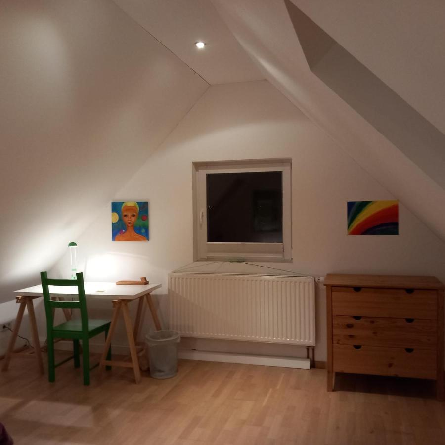 Haus 'Am Emberg' Appartement Keulen Buitenkant foto